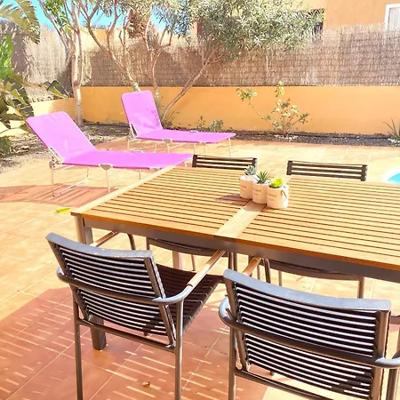 Feriehus Marlau Con Piscina Privada La Oliva