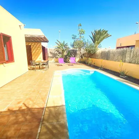 Marlau Con Piscina Privada Holiday home *