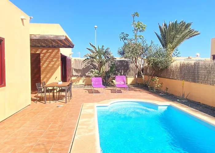 Marlau Con Piscina Privada Nyaraló