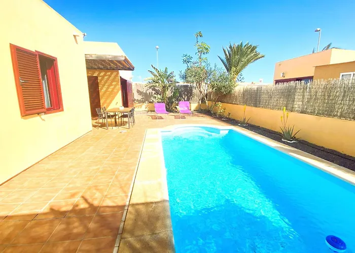 Nyaraló Marlau Con Piscina Privada La Oliva