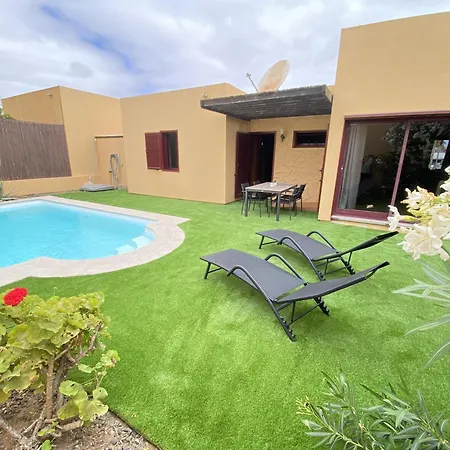 Marlau Con Piscina Privada