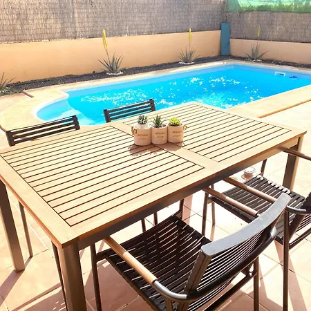 Marlau Con Piscina Privada